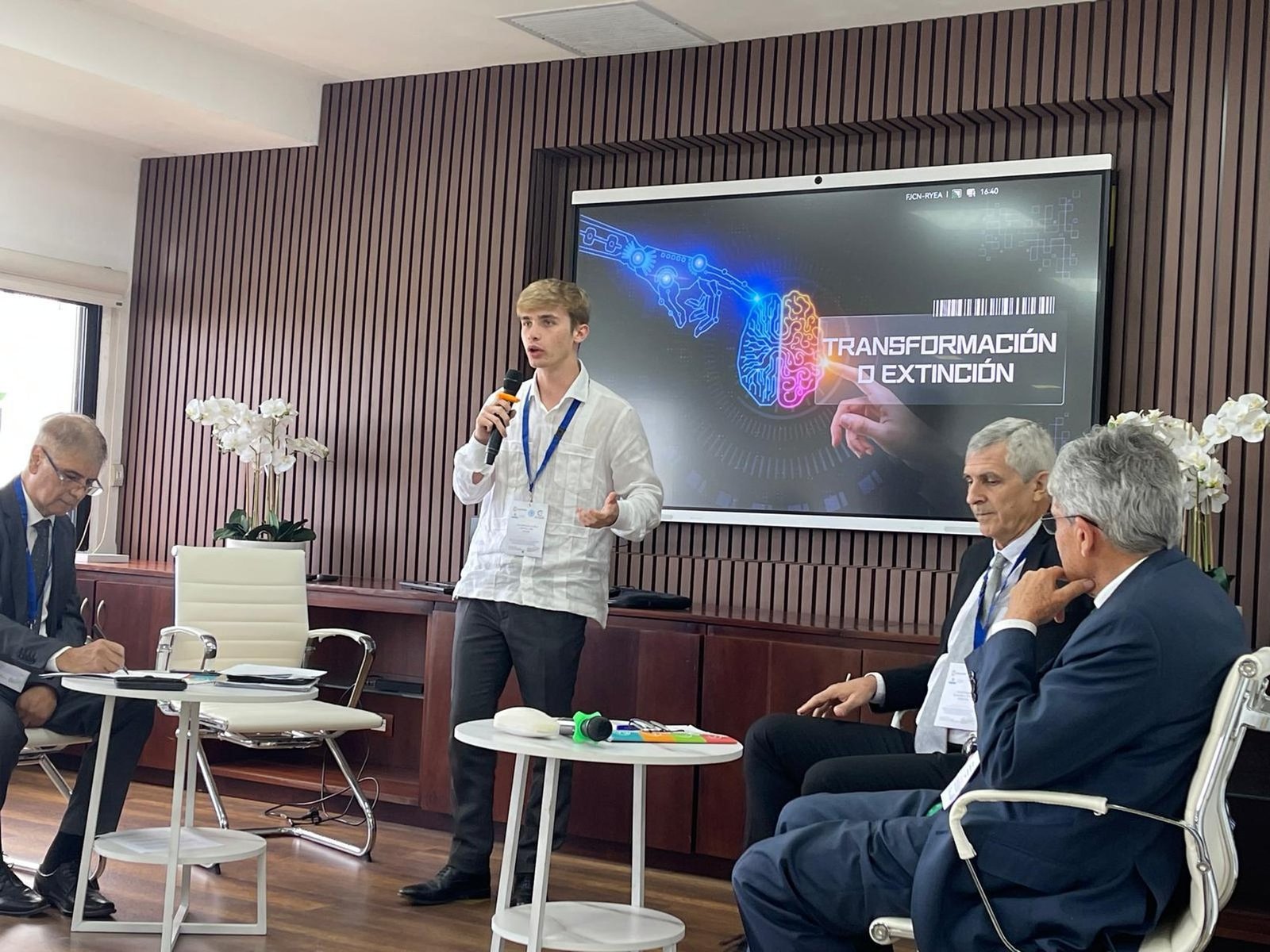 Ponencia de iActiva ante directivos